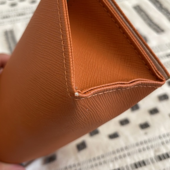 Tory Burch Case - Picture 8 of 8